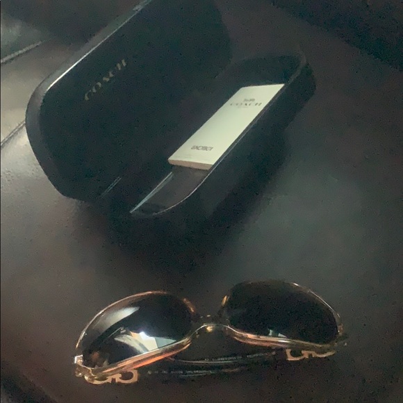 Coach sunglasses - Picture 1 of 3